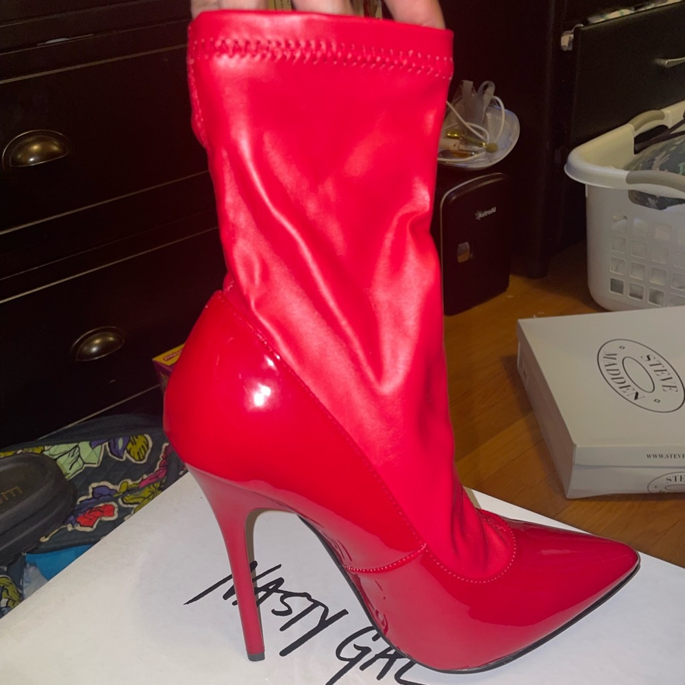 Nasty gal ANKLESTRETCH red heel pump